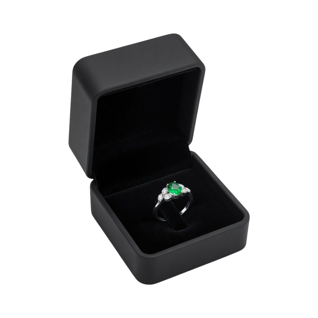Green Emerald Diamond Ring