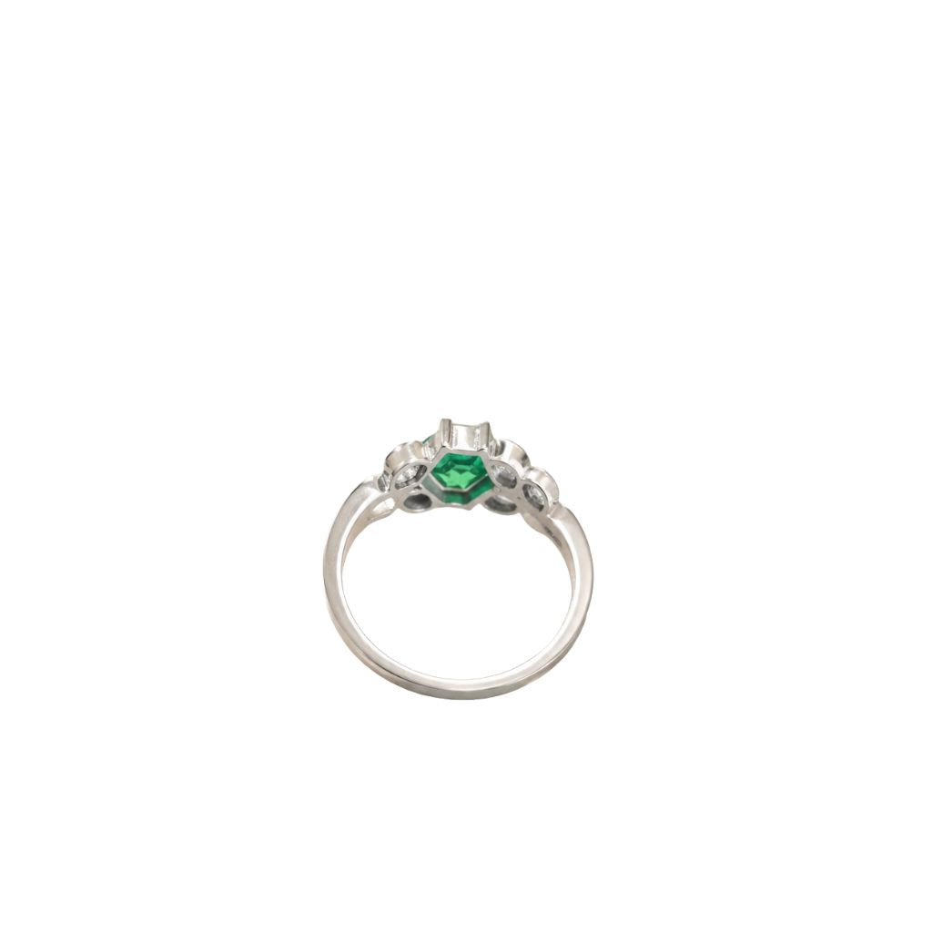 Green Emerald Diamond Ring